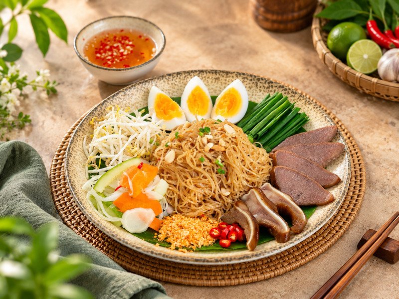 Mee Kola